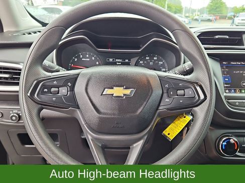 Used 2022 Chevrolet TrailBlazer LS FWD image 9