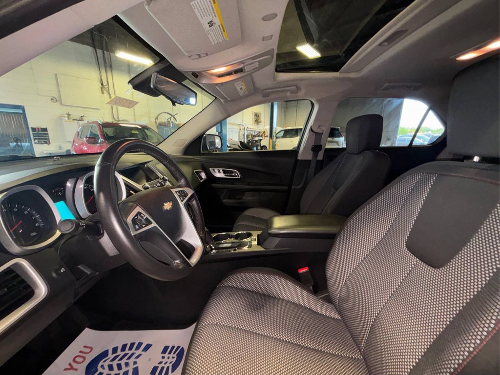 Used 2017 Chevrolet Equinox LT w/ Convenience Package AWD/4WD image 11