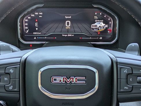 Used 2024 GMC Sierra 1500 AT4 w/ Technology Package AWD/4WD image 29