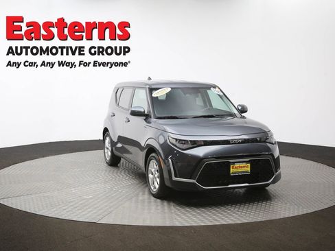 Used 2023 Kia Soul LX w/ LX Technology Package FWD image 50