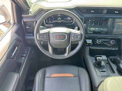 Used 2024 GMC Sierra 1500 AT4 w/ AT4 Premium Package image 12