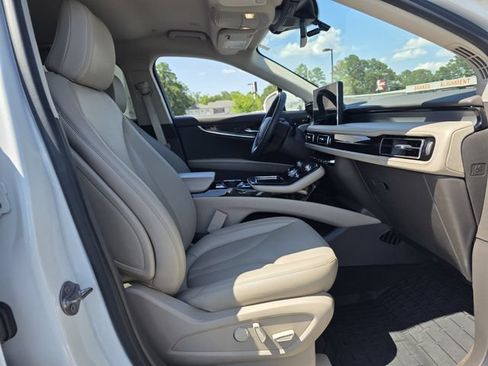 Certified 2022 Lincoln Nautilus FWD w/ Premium Package image 26