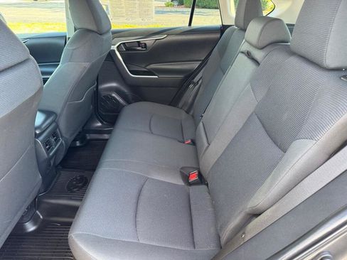Certified 2025 Toyota RAV4 LE AWD/4WD image 6