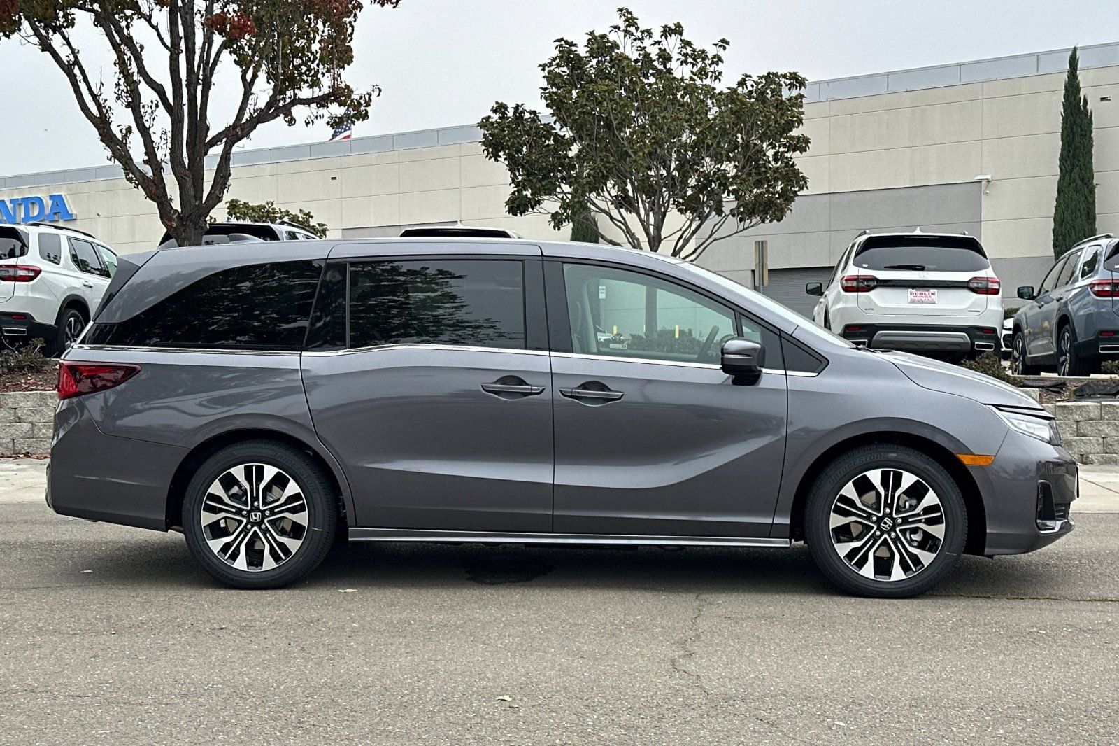 New 2026 Honda Odyssey Elite image 3