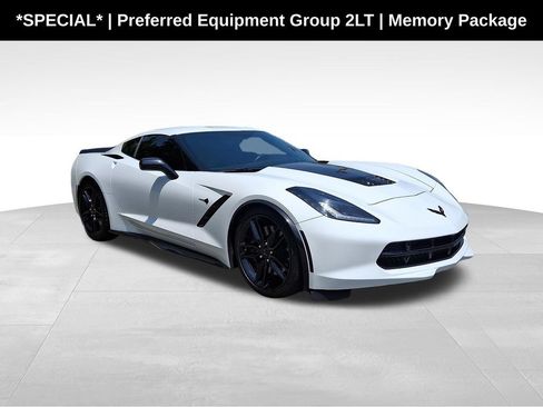 Used 2018 Chevrolet Corvette Stingray Coupe RWD image 1