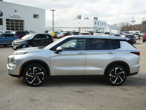 Used 2024 Mitsubishi Outlander AWD image 10