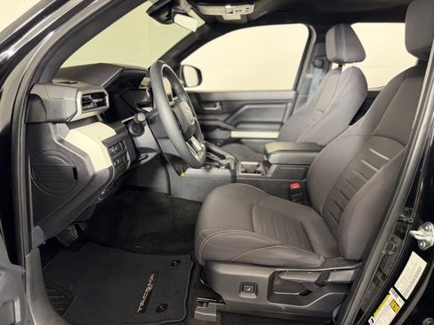 Used 2024 Toyota Tacoma TRD Off-Road image 30