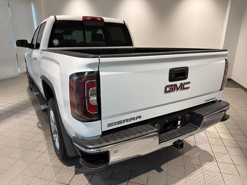 Used 2018 GMC Sierra 1500 SLT AWD/4WD image 3