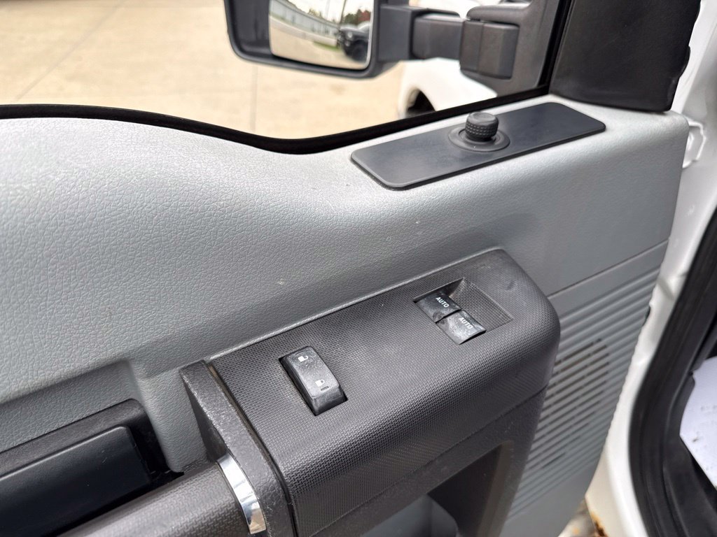 Used 2015 Ford F250 XL w/ Power Equipment Group AWD/4WD image 19