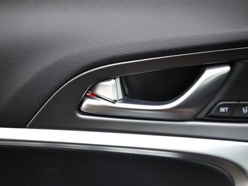 New 2025 Genesis G70 3.3T Advanced image 18