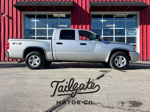 Used 2006 Dodge Dakota SLT image 1