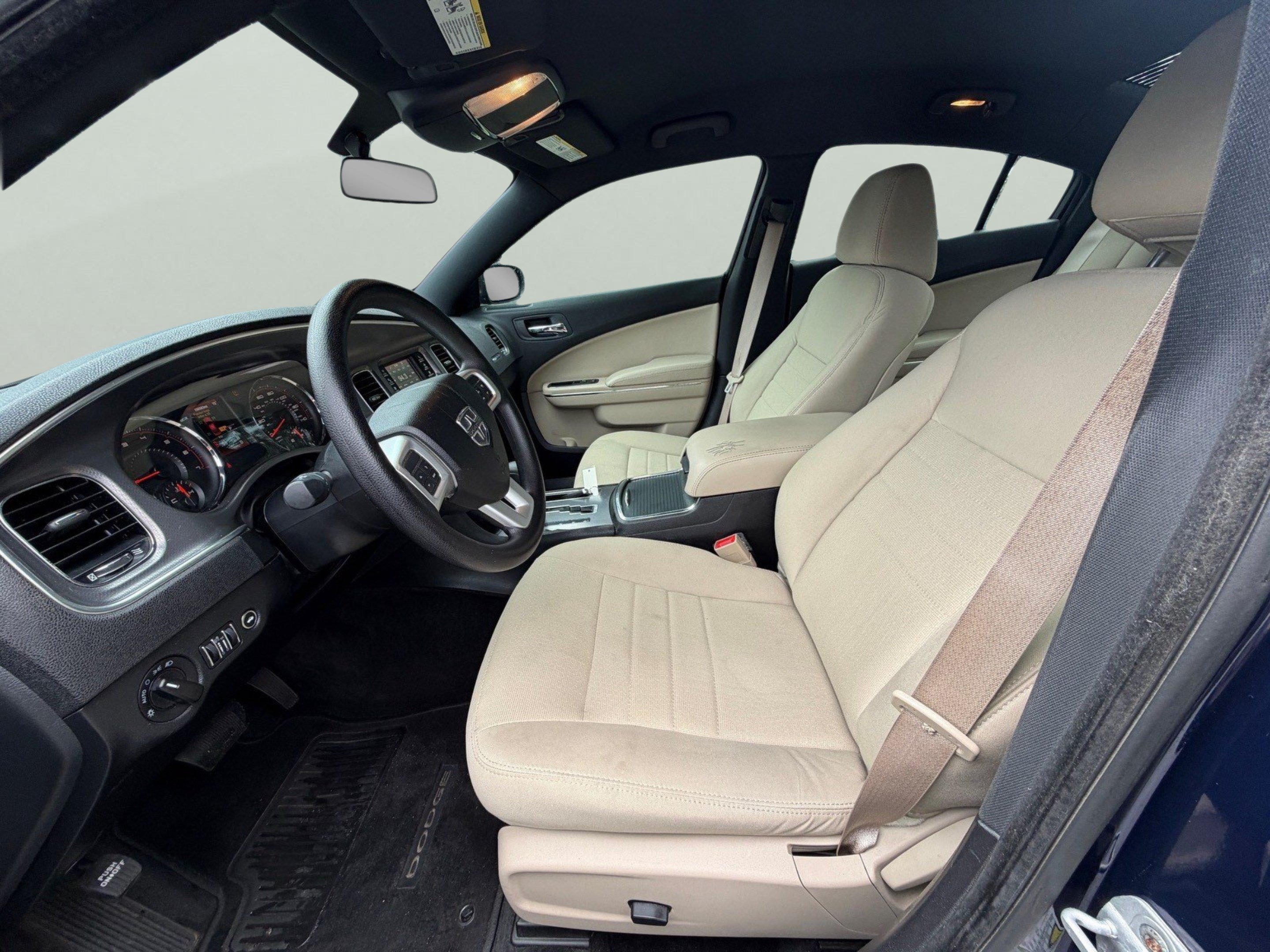 Used 2013 Dodge Charger SE RWD image 13