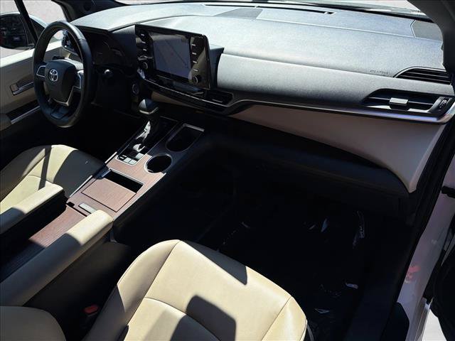 Used 2022 Toyota Sienna XLE w/ XLE Plus Package FWD image 28