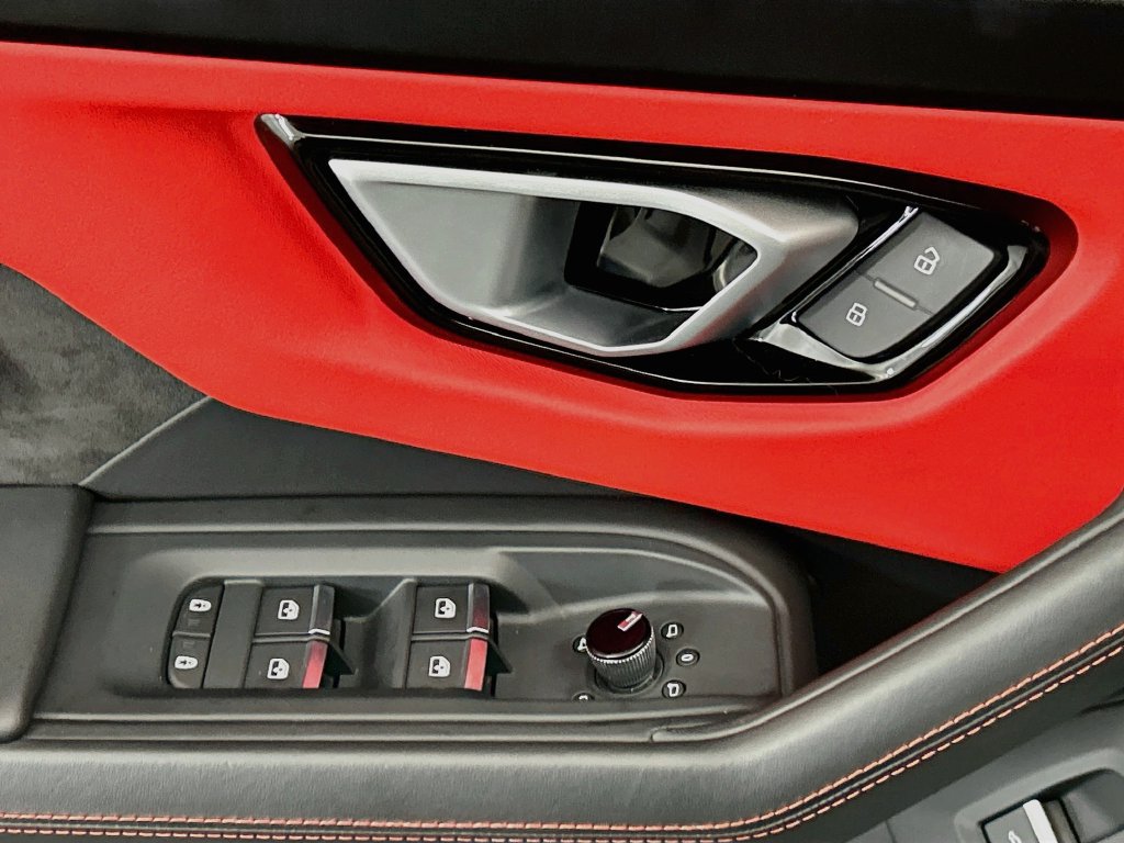 Used 2023 Lamborghini Urus S AWD/4WD image 22