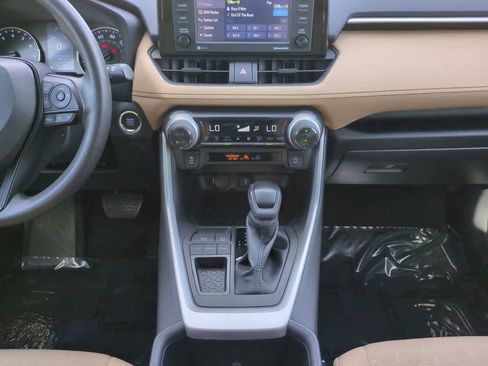 Certified 2022 Toyota RAV4 XLE w/ Convenience Package image 18