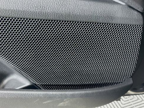 Used 2025 Toyota Camry SE image 19