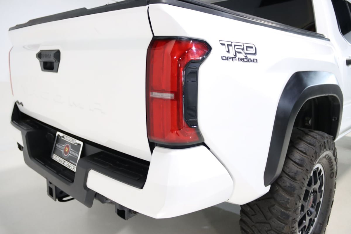 Used 2024 Toyota Tacoma TRD Off-Road AWD/4WD image 10