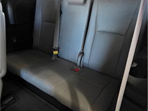 Used 2022 Toyota Highlander Limited image 31