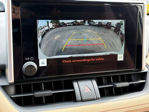Used 2025 Toyota RAV4 LE AWD/4WD image 14