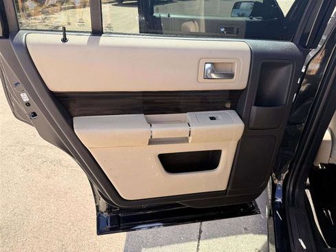 Used 2015 Ford Flex SEL image 34