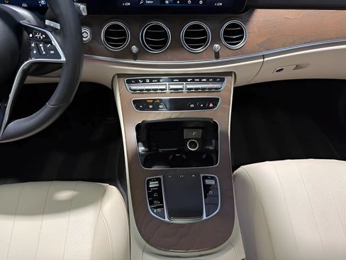 Used 2021 Mercedes-Benz E 350 Sedan image 32
