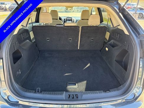 Used 2022 Ford Edge SE w/ Black Appearance Package image 9