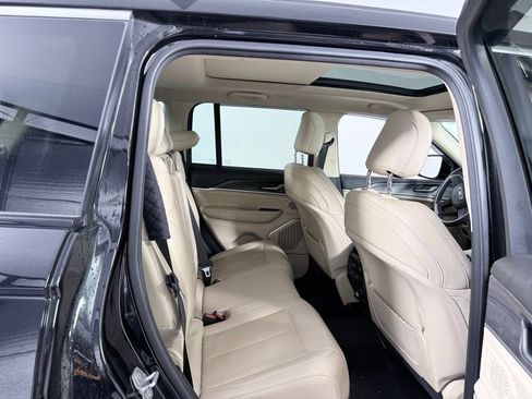 Used 2022 Jeep Grand Cherokee Limited image 24