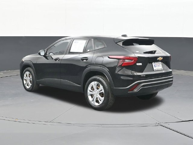 Used 2024 Chevrolet Trax LS FWD image 9