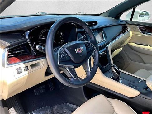 Used 2018 Cadillac XT5 Premium Luxury w/ Advanced Security Package FWD image 14