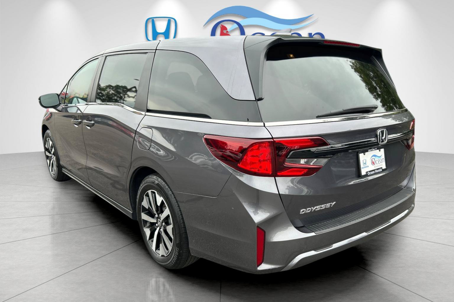Used 2025 Honda Odyssey EX-L image 5