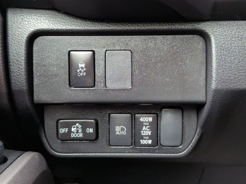 Used 2023 Toyota Tacoma TRD Sport AWD/4WD image 25