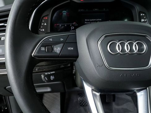 Used 2023 Audi Q7 2.0T Premium w/ Towing Package image 9