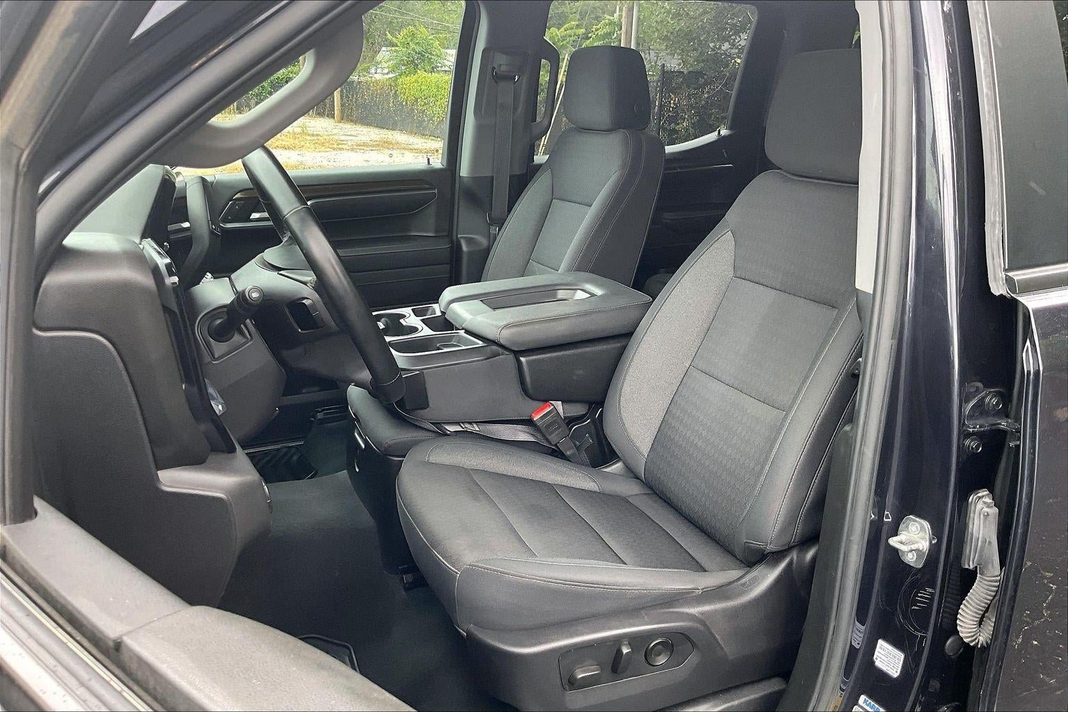 Used 2024 Chevrolet Silverado 1500 LT AWD/4WD image 23