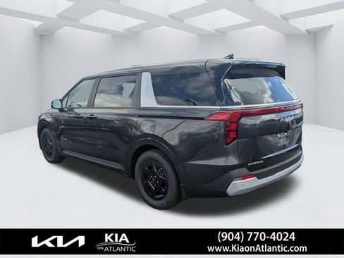 New 2026 Kia Carnival LX FWD image 5