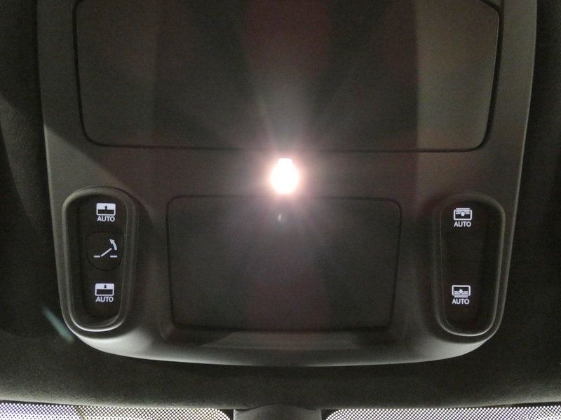 Used 2024 Chrysler Pacifica Pinnacle FWD image 21