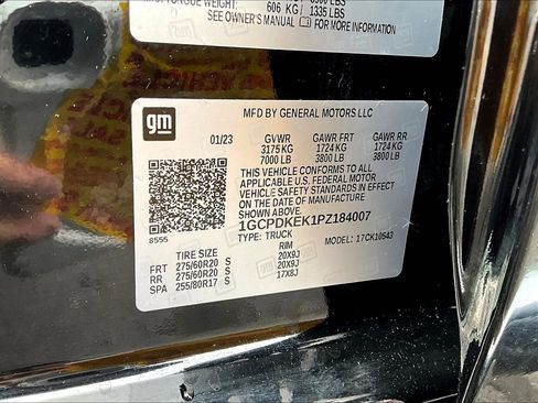 Used 2023 Chevrolet Silverado 1500 LT AWD/4WD image 12
