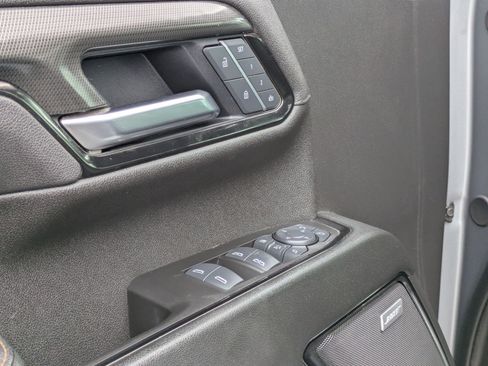 Used 2025 GMC Sierra 2500 AT4 w/ AT4 Premium Plus Package image 13