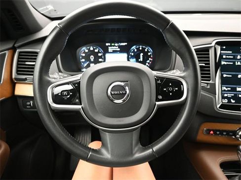 Used 2022 Volvo XC90 T6 Momentum image 23