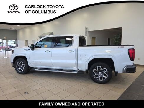Used 2024 GMC Sierra 1500 SLT w/ SLT Premium Plus Package AWD/4WD image 9