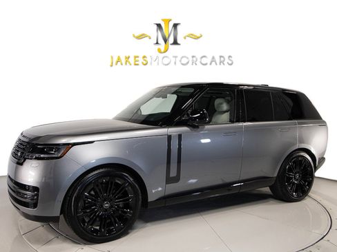 Used 2024 Land Rover Range Rover SE image 1