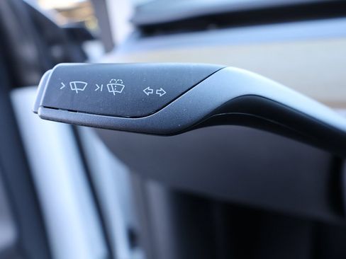 Used 2023 Tesla Model Y Long Range image 46