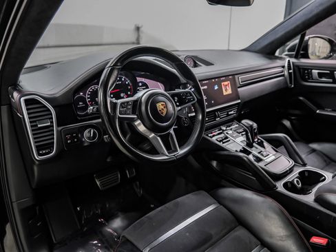 Used 2021 Porsche Cayenne GTS w/ Premium Package AWD/4WD image 17