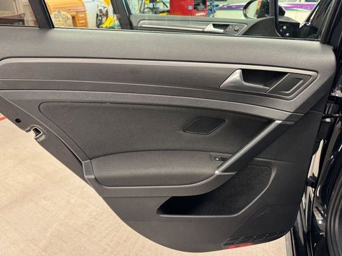 Used 2020 Volkswagen GTI S image 21