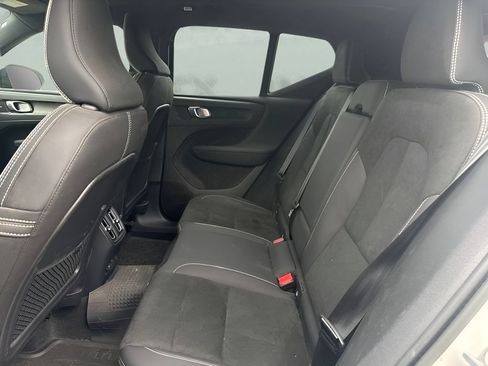 Used 2023 Volvo XC40 Recharge Ultimate AWD/4WD image 9