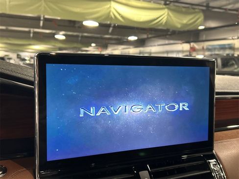 Used 2022 Lincoln Navigator Reserve image 15