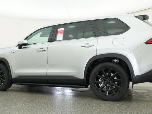 New 2026 Toyota Grand Highlander FWD image 4