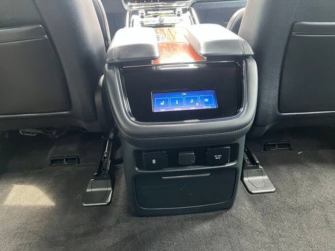 Used 2023 Lincoln Navigator L Reserve AWD/4WD image 14