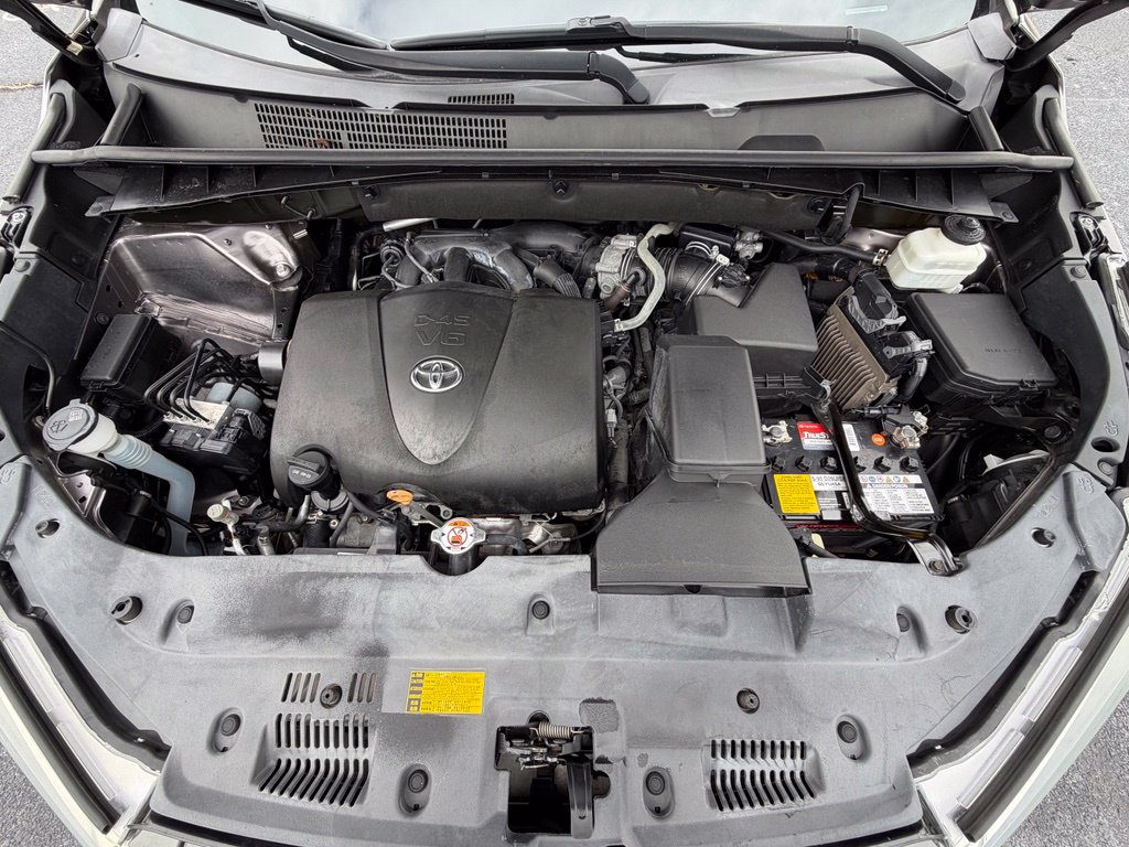 Used 2019 Toyota Highlander Plus FWD image 34
