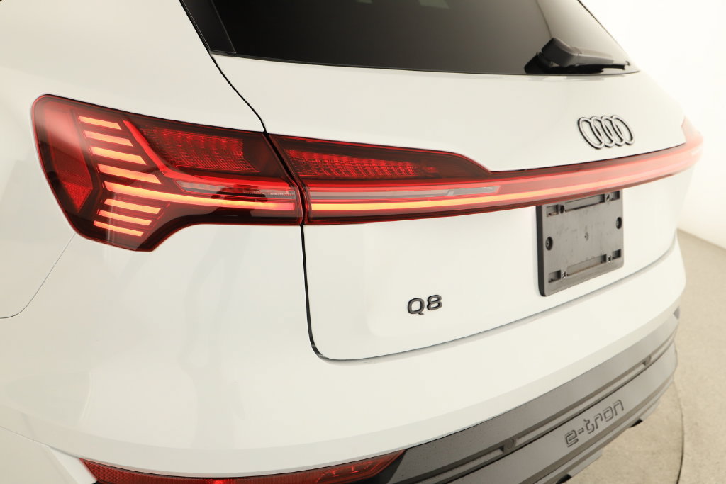 Certified 2024 Audi Q8 e-tron Premium AWD/4WD image 31