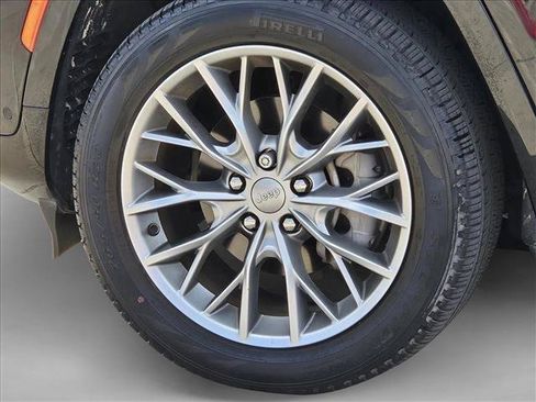 Used 2023 Jeep Grand Cherokee Summit w/ Adv Protech Group IV AWD/4WD image 9